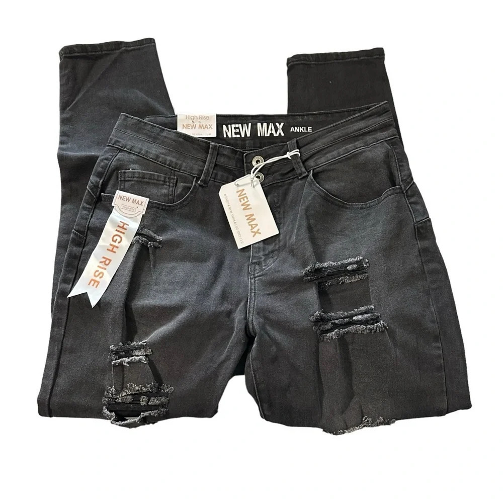 New Max high rise ankle women's size 14 distressed black jeans